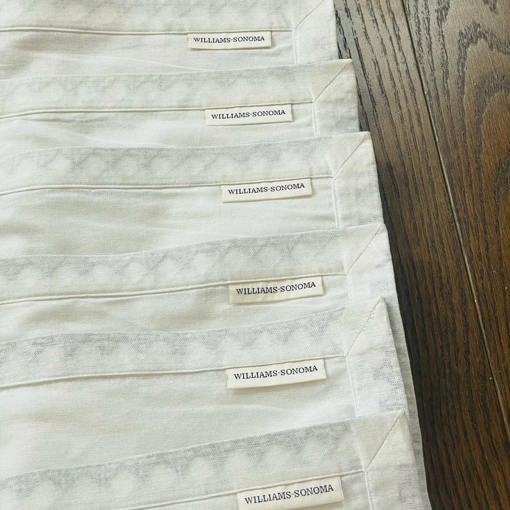 WILLIAMS SONOMA 7 PIECES CANE EMBROIDERED BLACK WHITE DINNER NAPKINS